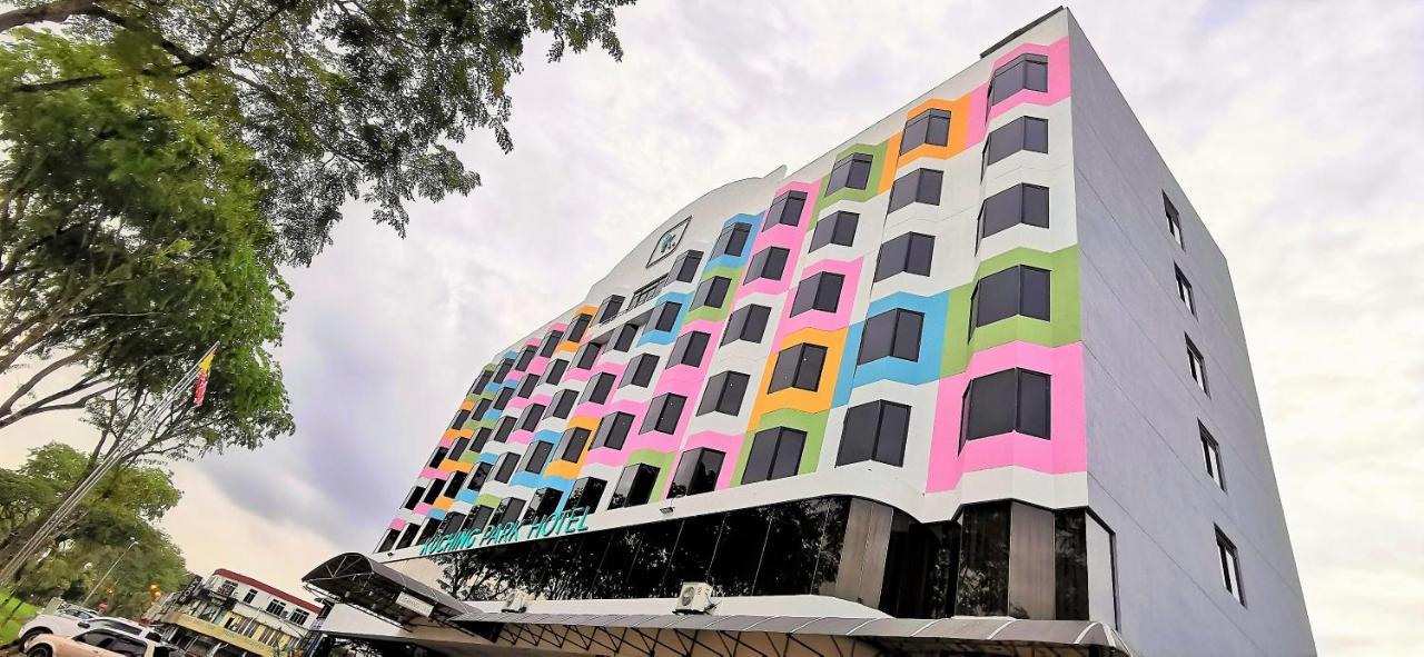 Kuching Park Hotel Exterior foto